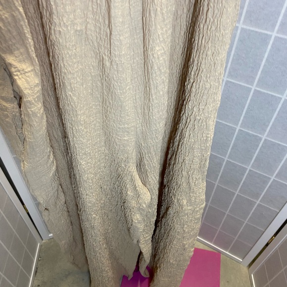 ZARA WOMAN STRUCTURED RUFFLE
WIDD LEG JUMPSUIT - Picture 8 of 10